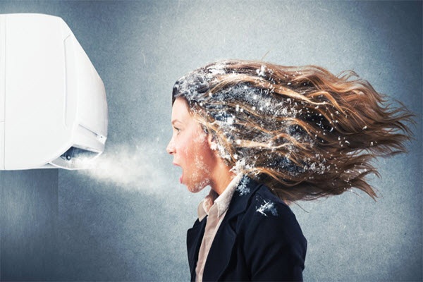 Điều hòa đóng đá thường tập trung nhiều ở dàn lạnh và các tấm lưới lọc