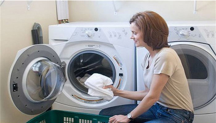 Cách vệ sinh máy giặt cửa nagng electrolux đơn giản-2