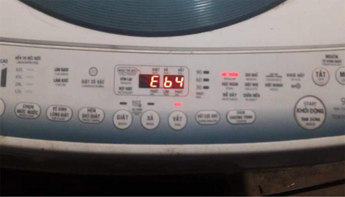 Máy giặt Toshiba báo lỗi EB4 là do mô tơ xả bị lỗi 
